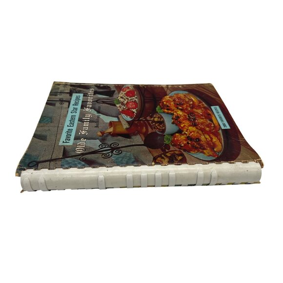 1965 Favorite Eastern Star Recipes Olde Family Favorites Cookbook, 2000 Recipes - Picture 10 of 10